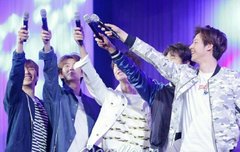 진짜 뜬금없는데