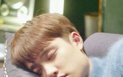 열 시 되기 전부터 누워 있었는데