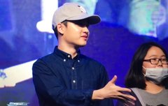 가위바위보 이기니 좋아하는 것두