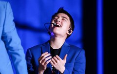 아 경수 이 표정