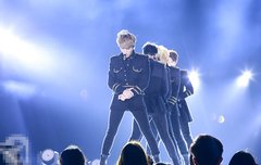 제복돌 샤이니의 제복의상 모음