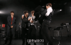 이 짤 산들 넥타이