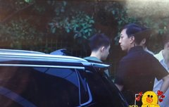 경수 오늘 이런 옷 입었구나