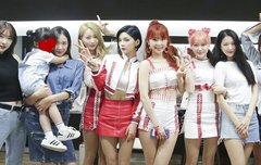 이 사진 묘하게 슬프지 않아?