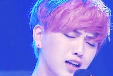 산도리 노래 부를때 미간 찡그리는거