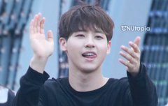 엔터톡에신우글썼는뎅