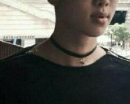 김남준 선글라스끼고 2컷으로 트위터에 올린사진