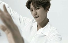 백현 턱 왤케 길어짐??