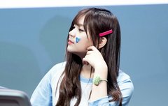 방송중 카메라 장치 망가뜨린 엄지