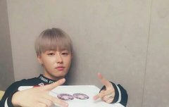 유권 이날 사진 주시면 절하겠습니다.