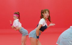 김세정 팬티노출?