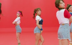 김세정 팬티보임