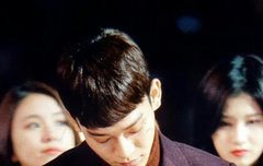 종대 트로피 징짜 좋아해 ㅋㅋㅋ