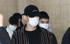 팬레터 손에 꼭! 쥐고 가는거 씹귀