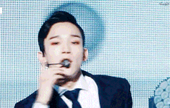 멋진  첸을 보라구!