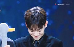 종대 넌 웃어야 된다.