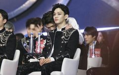 세니 엉아한테 무슨 얘기했어?