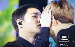 경수야 이마 키스라닝ㅠㅠ