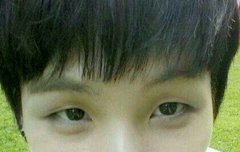 파도소리들으면서 바다를 뒤에두고