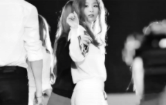 레드벨벳 사진 좀 주라