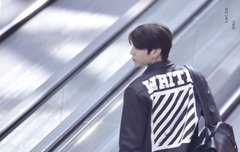 레오 진짜 시크하고 고급진 냉미남 포스 흘릴때가 제일 멋짐..