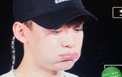 종대 씹덕지는 표정