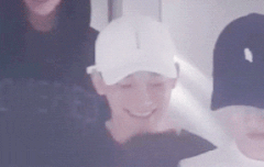 소매요정  입가리고 웃는거  귀여미