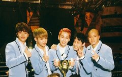 비투비 세로 단체사진좀주라