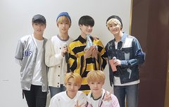 오늘자 마크 청청