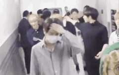 머리넘기는거 ㅜㅜ