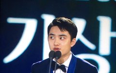 경수 2년연속 백상인기상 축하해~~~