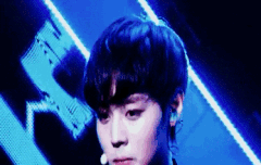 학년이 울어서 달래주는거임?