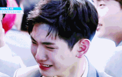 의웅이 데뷔할 수 있게 투표해주세요..