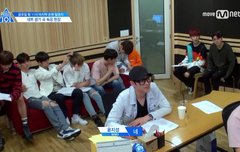 녤 머리만져주는 진영이