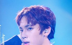 혹시 이번 무대사진있는 학년앰 있어??