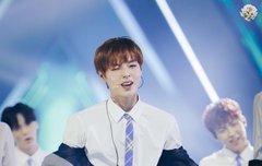 지훈이 인이어 주원탁한테 빌린거아님?