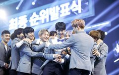 진영이 축하해주는 얼굴들이 다 행복해보여