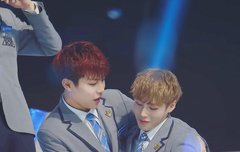 동아리 회식날 짝남선배한테 꼬리치는 새내기