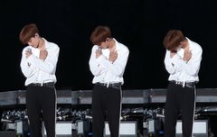 에리디봉 끌어안는 종인이