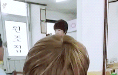 칼국수먹을뿐인데 왜 잘생김..?