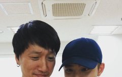 탭댄스 트레이너분이랑 경수사진 올라왔다~~