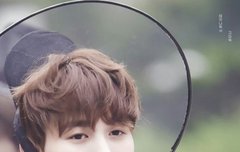 이 사진 누구죠?