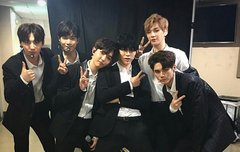 5인조 그룹 오빠들 콘서트에 간