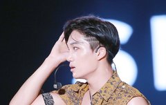 다들 바뀐 종인이 머리봤어??