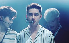 170722 쇼!음악중심 캡쳐... 경수가 안에 흰티를 입지않은날