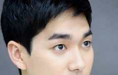 어제 아론 넘 멋있어서 완전 깜놀~