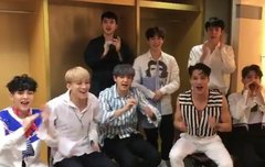 경수야 왜 붙박이장에 혼자