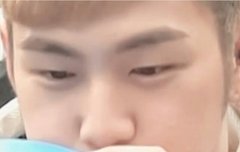 귀여운 동호 표정><