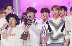 얘네 놀라는거 표정봐 ㅋㅋㅋㅋㅋ