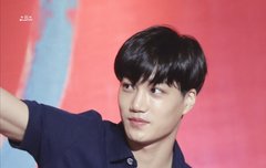 종인이 요즘 정말 잘생겼다